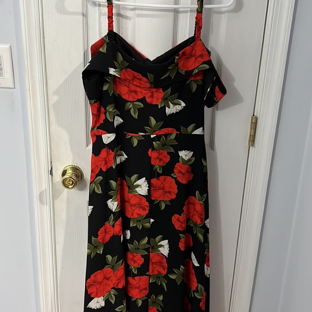 Premiere Amour Red Roses Special Occasion Dress Women’s